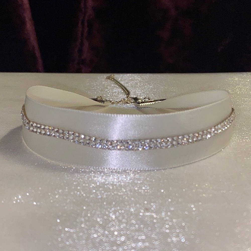Satin Bling Choker 🤍